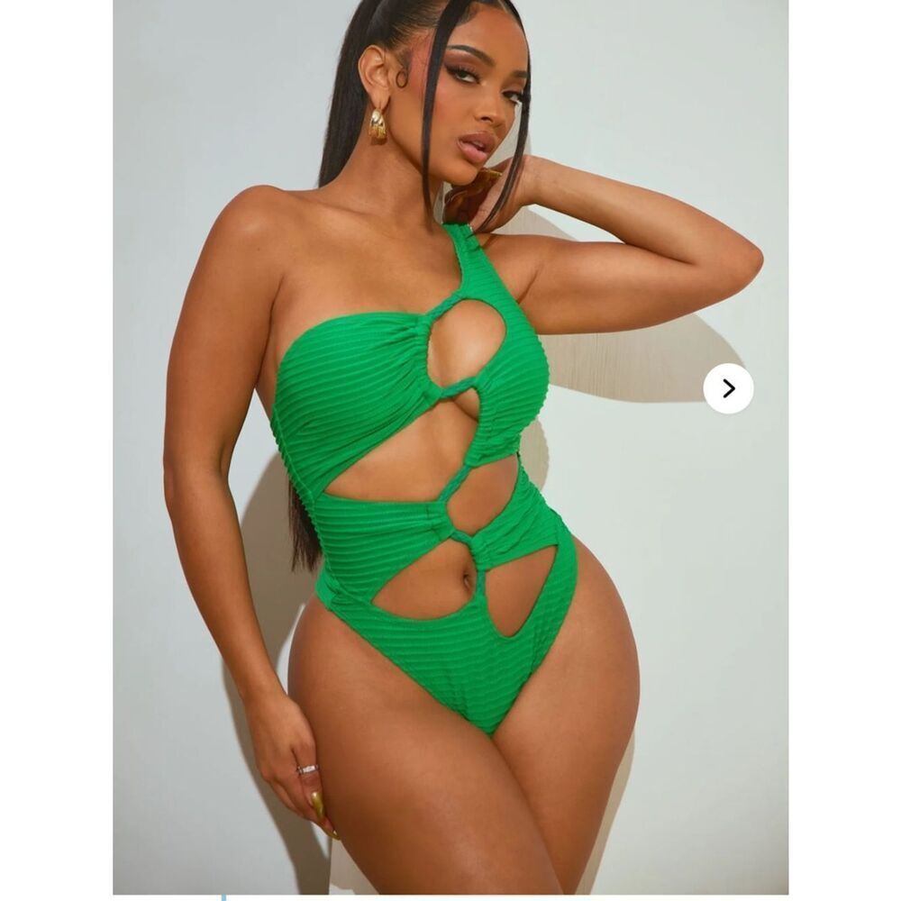 Fashionova NWT Green Cutout One-Shoulder One Piece Swimsuit